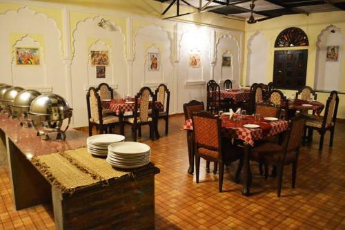 Hotel Sajjan Bagh