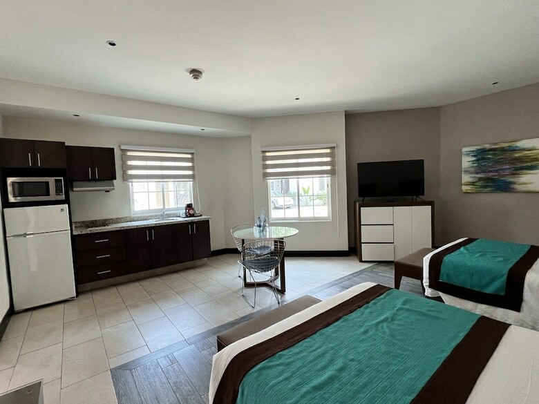 �urea Hotel And Suites