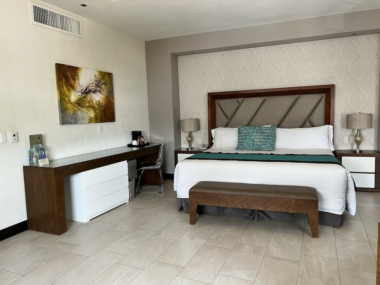 �urea Hotel And Suites