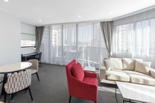 Hotel Meriton Kent Street