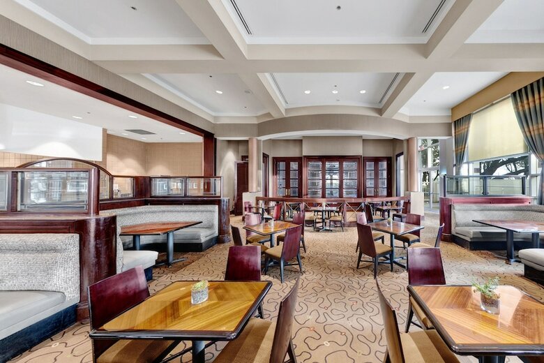 Hotel Omni Dallas Park West