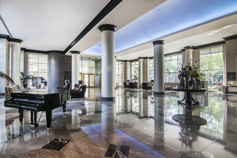 Hotel Omni Dallas Park West