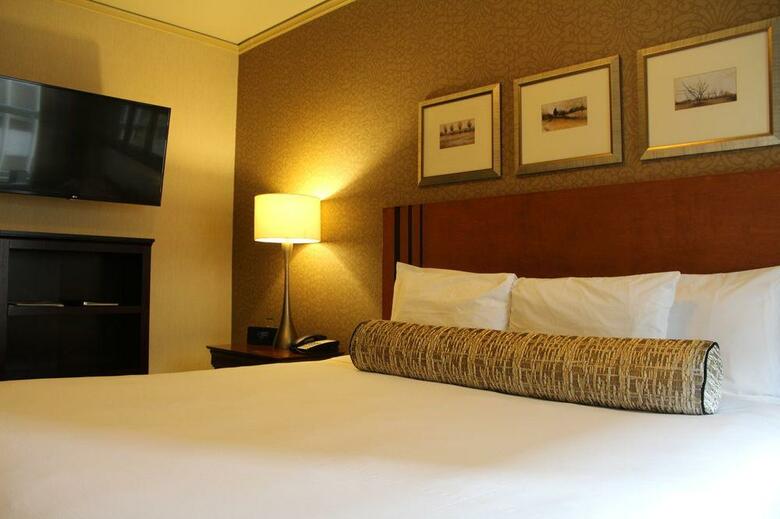 Executive Hotel Pacific