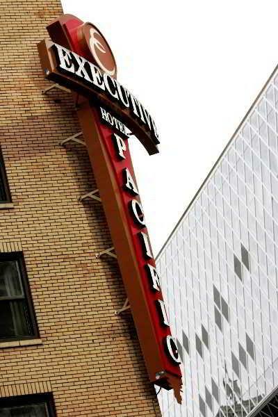 Executive Hotel Pacific