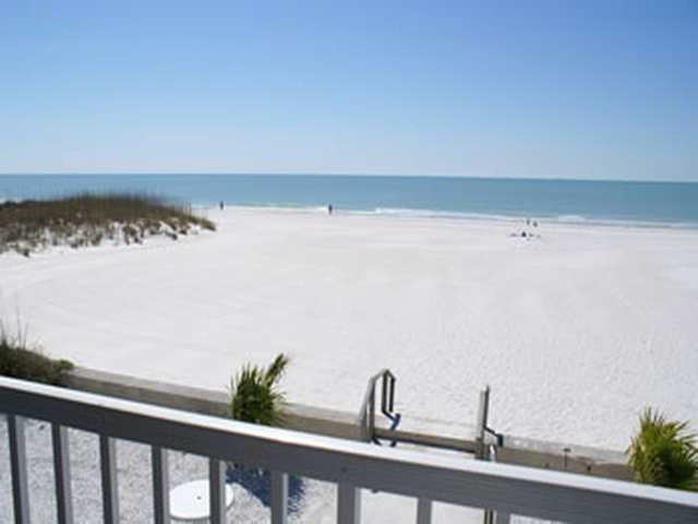 Barefoot Beach Hotel