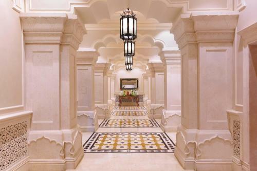 Hotel Itc Grand Bharat, A Luxury Collection Retreat.