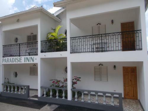 Hostal Paradise Inn