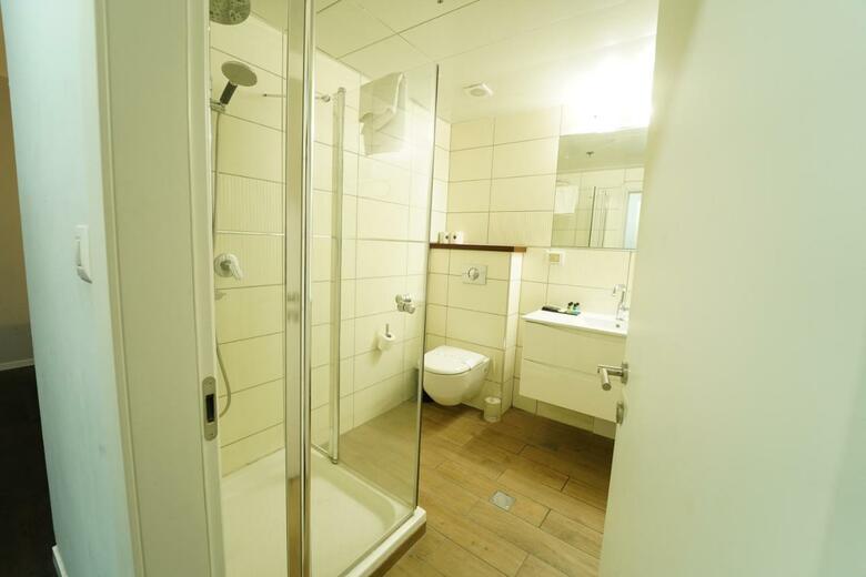 Shani Hotel