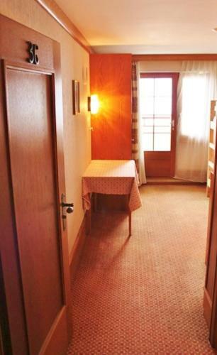 Bed & Breakfast Heidi-guesthouse-amden