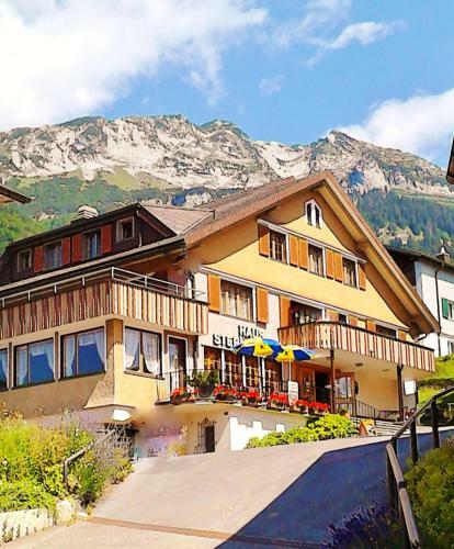 Bed & Breakfast Heidi-guesthouse-amden