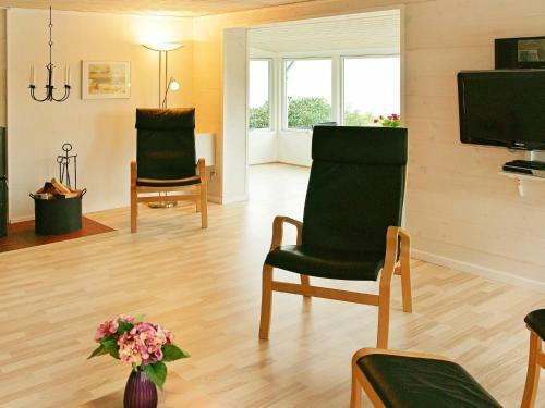 Three-bedroom Holiday Home In Allinge 9