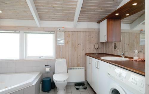 Three-bedroom Holiday Home �lb�k With A Fireplace 01