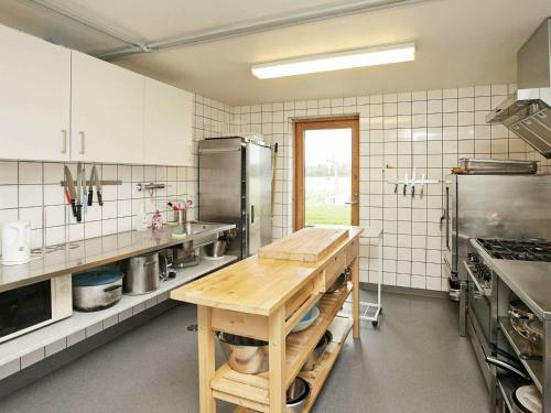 Ten-bedroom Holiday Home In L�kken