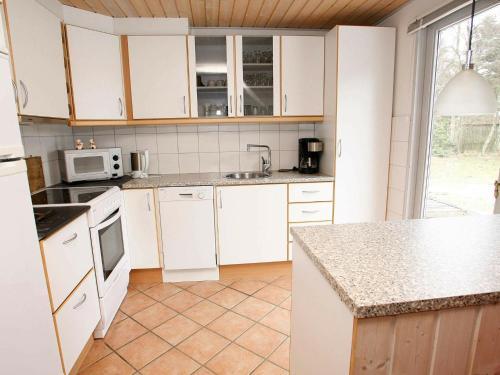 Four-bedroom Holiday Home In Hals 12