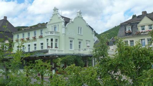 Hotel Sch�n