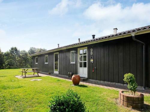 Four-bedroom Holiday Home In Fars� 3