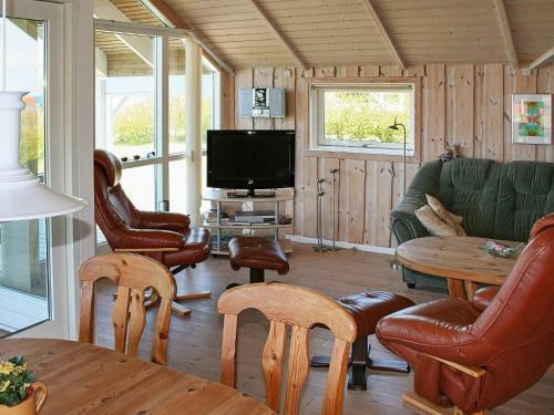 Three-bedroom Holiday Home In Lemvig 3