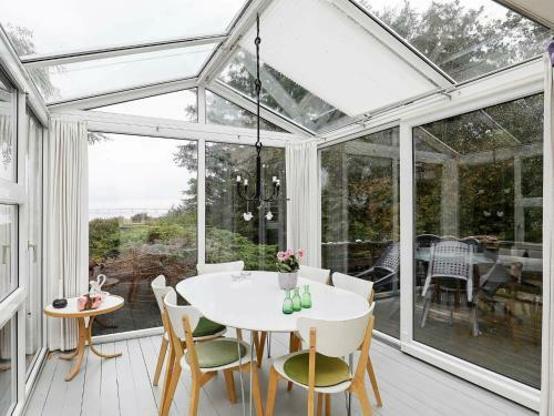 Three-bedroom Holiday Home In Roslev 4