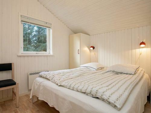 Three-bedroom Holiday Home In L�kken 74