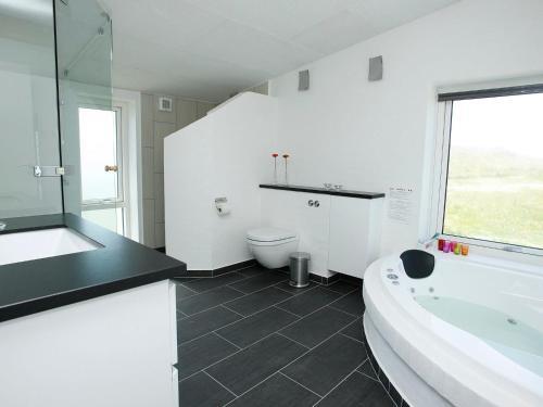 Four-bedroom Holiday Home In L�kken 19