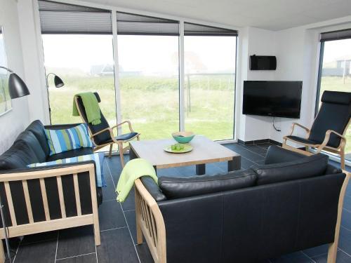 Four-bedroom Holiday Home In L�kken 19