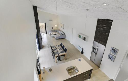 Three-bedroom Holiday Home L�kken With A Fireplace 07