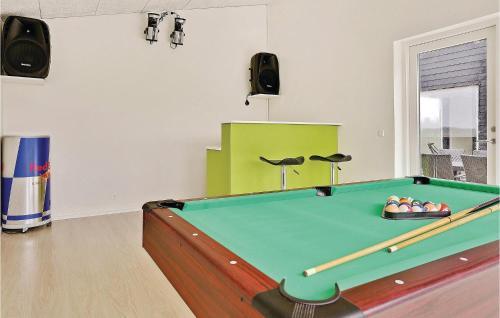 Three-bedroom Holiday Home L�kken With A Fireplace 07