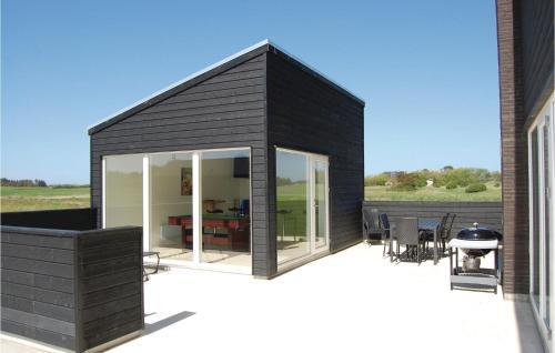 Three-bedroom Holiday Home L�kken With A Fireplace 07