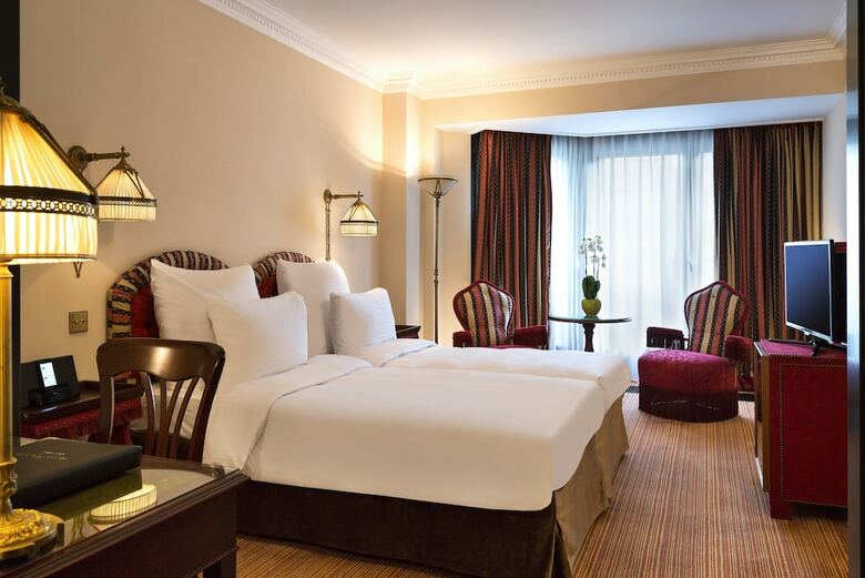 Hotel Warwick Barsey