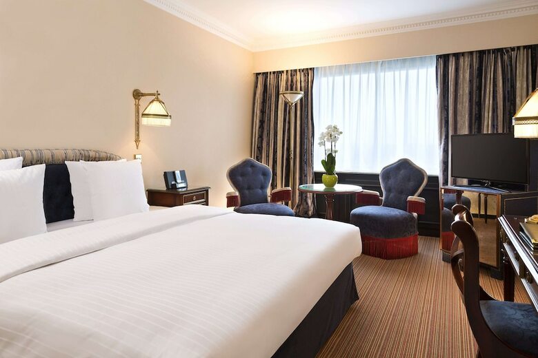 Hotel Warwick Barsey