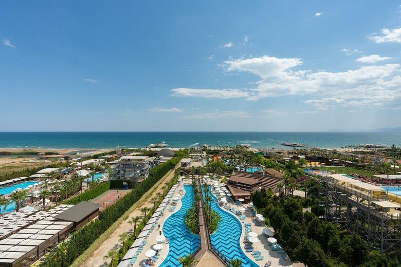 Hotel Saturn Palace Resort