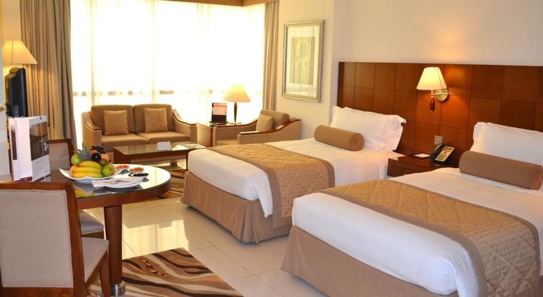 Hotel Al Rawda Rotana Suites