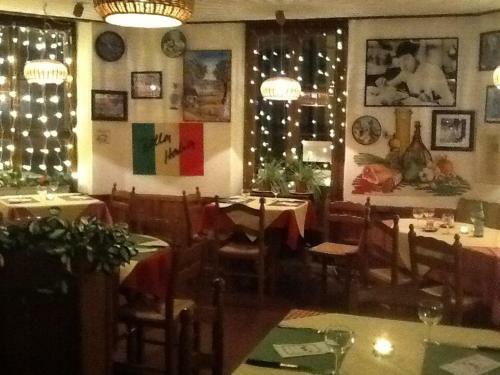 Hostal Guest House Pizzeria Pazza Da Gianni