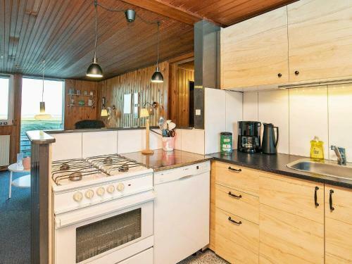 Three-bedroom Holiday Home In S�by 17