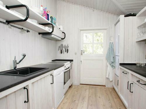 Four-bedroom Holiday Home In �lb�k 15