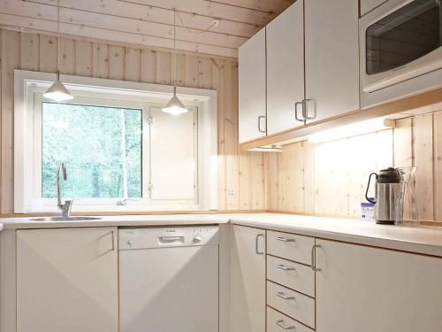 Three-bedroom Holiday Home In Nex� 8