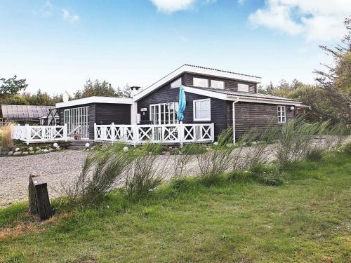 Three-bedroom Holiday Home In L�gst�r 7