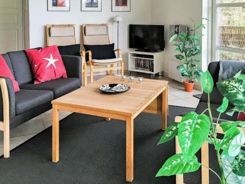 Four-bedroom Holiday Home In L�gst�r 3