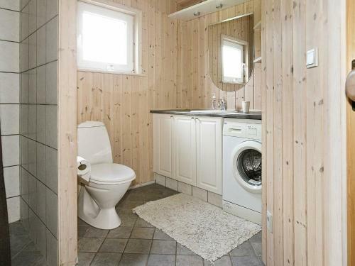 Four-bedroom Holiday Home In Vestervig 6