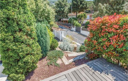Six-bedroom Holiday Home Cabrils With Sea View 05