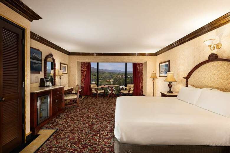 Hotel Peppermill Resort  Casino