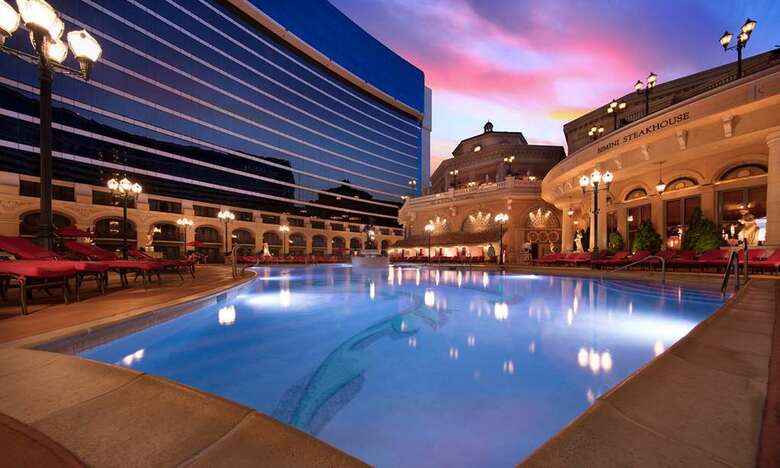 Hotel Peppermill Resort  Casino