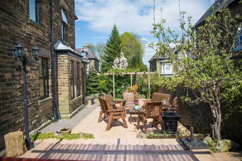 Bed & Breakfast Compton Guest House