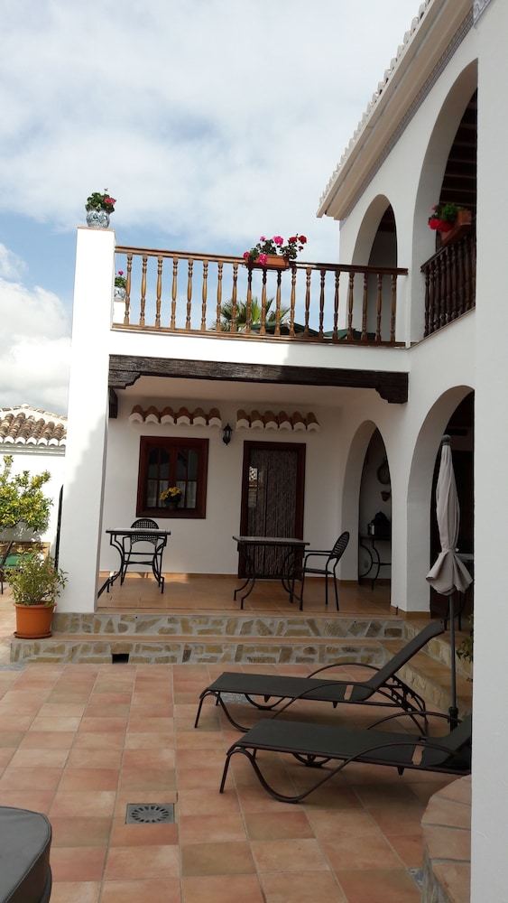 Casa Roble B&B