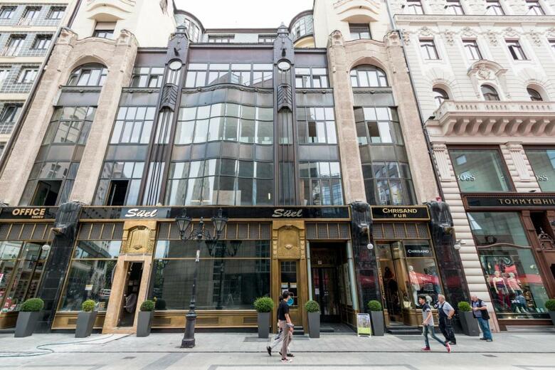 Fashion Street Luxury Apartment
