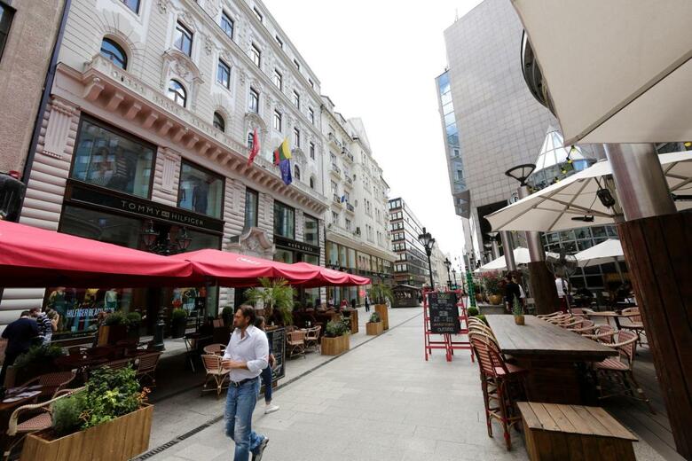 Fashion Street Luxury Apartment