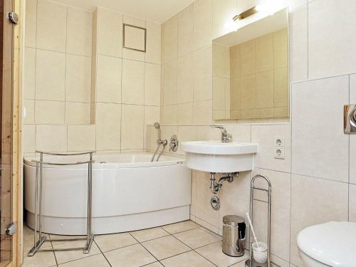 Two-bedroom Holiday Home In Gro�enbrode 10