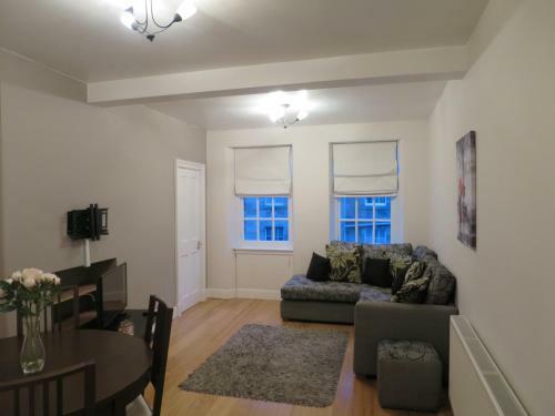 Buccleuch Street Apartment