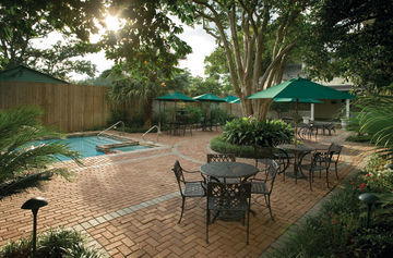 Avenue Plaza Hotel