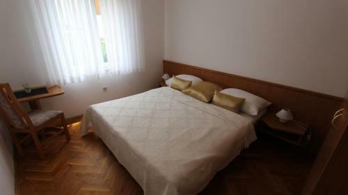 Two-bedroom Apartment In Klimno III